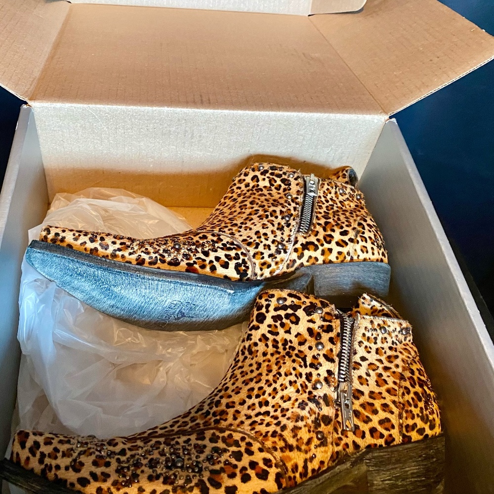 OLD GRINGO WOMEN'S LEOPARD CALLIE FASHION BOOTIES - SNIP TOE SZ 8 NEW